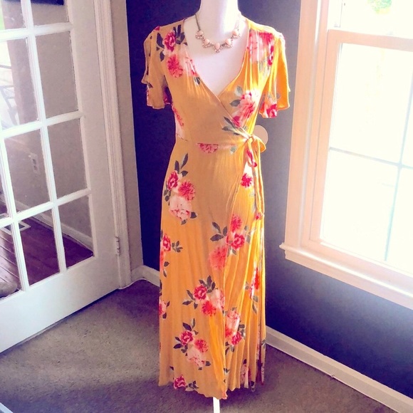 Floral Maxi Wrap Dress - Picture 10 of 10
